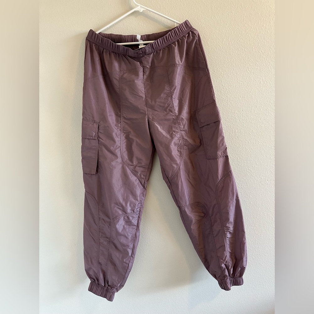Fabletics Lightweight Cargo Joggers - Picture 4 of 5